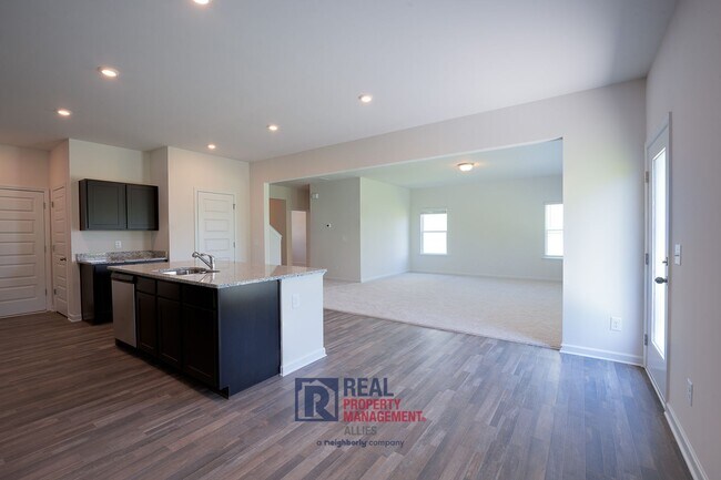 Building Photo - Welcome to Your Dream Home in Adairsville!