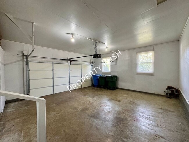 Building Photo - 7339 Brookside Dr