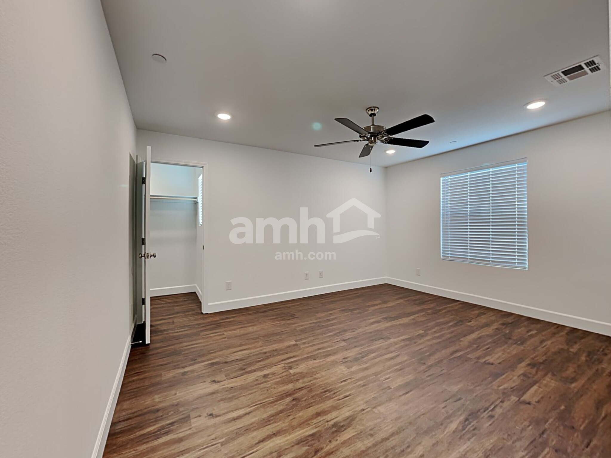 Building Photo - 13827 E 101st Ave