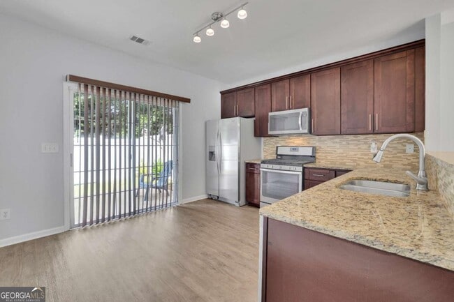 Building Photo - 13491 Spring View Dr