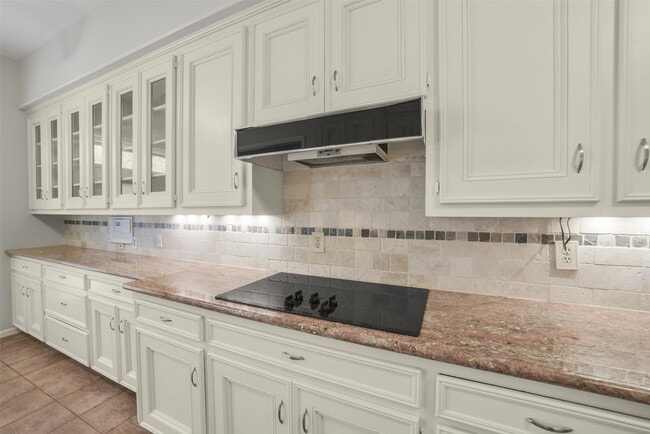 Building Photo - 2423 Nantucket Dr