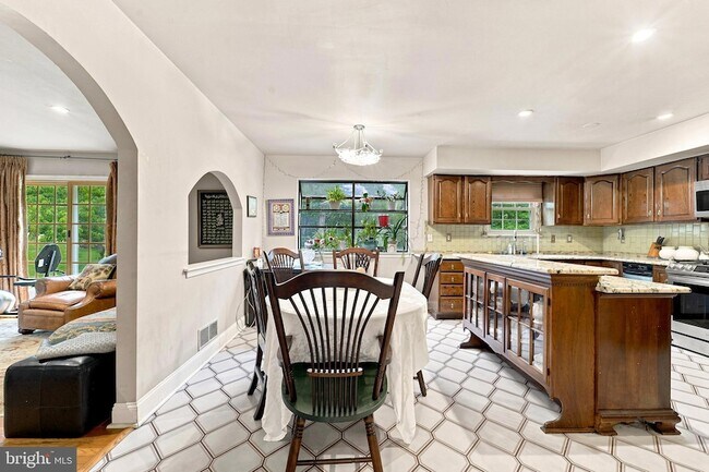 Building Photo - 315 Pheasant Hill Dr