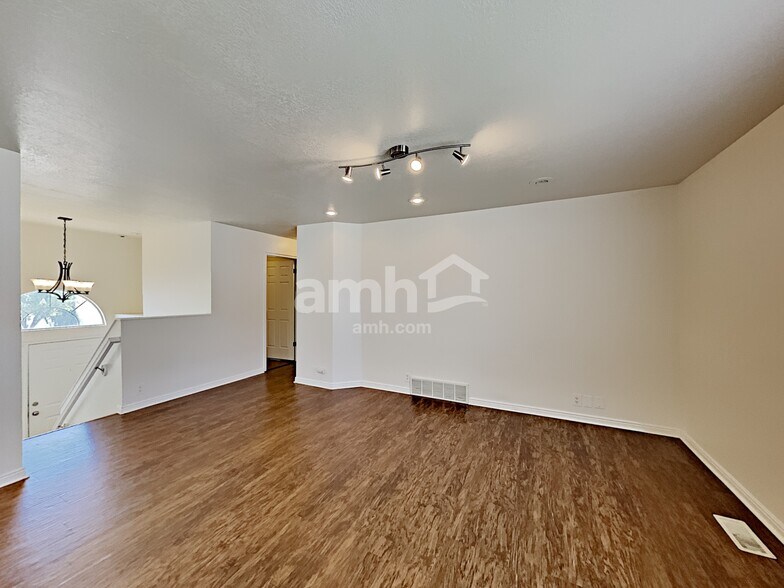 Building Photo - 2484 W 1325 N