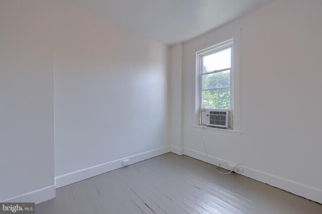 Building Photo - 464 Lafayette St