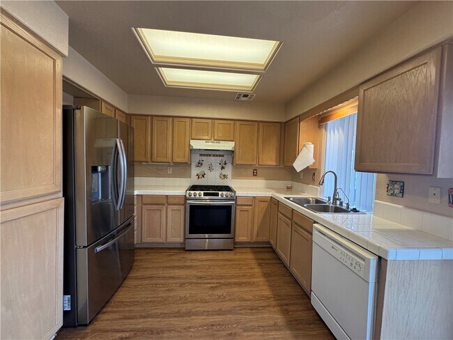 Building Photo - 1651 Segovia Way