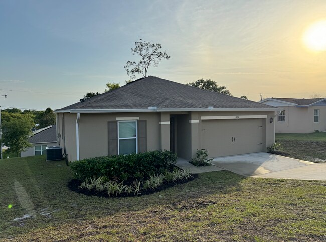 Building Photo - 1056 Gerona Ave