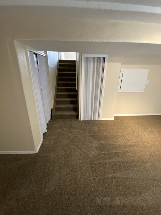 Building Photo - DON'T MISS!! 3BD/2BA Single Family Home in Parker, Water & Mowing Included!!!!