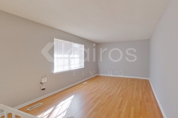 Building Photo - 1945 Croydon Cir