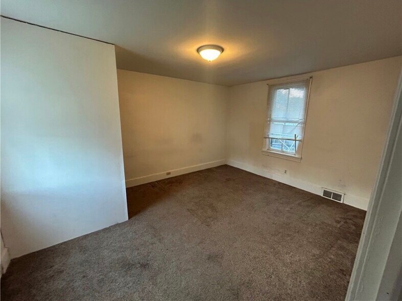 Bedroom 1 - 25 E Craig St