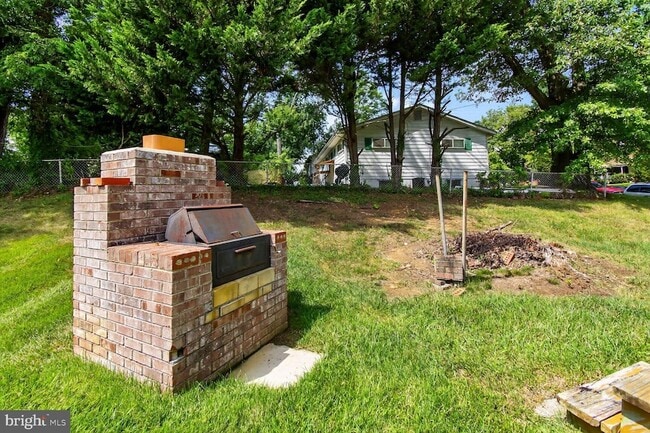 Building Photo - 6801 Trowbridge Pl