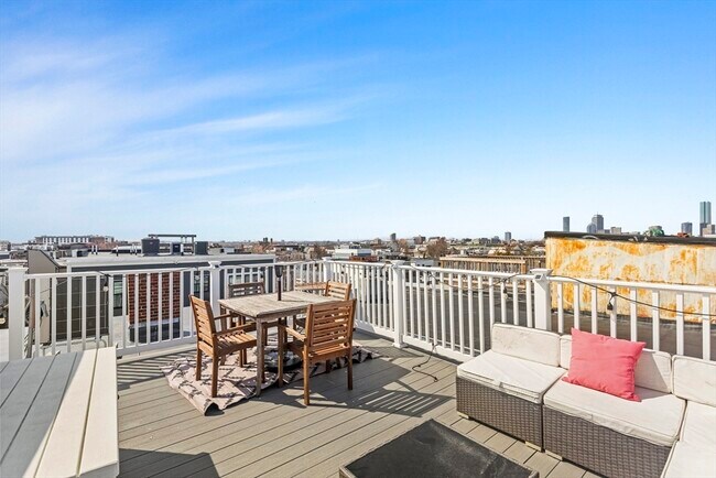 Building Photo - 245 W Fifth St