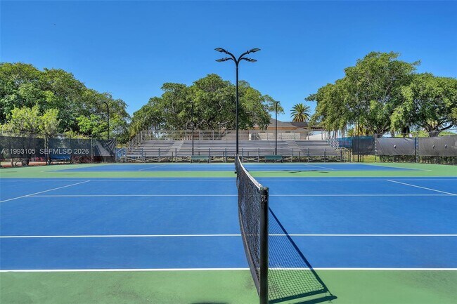 Building Photo - 2425 SE 28th Dr