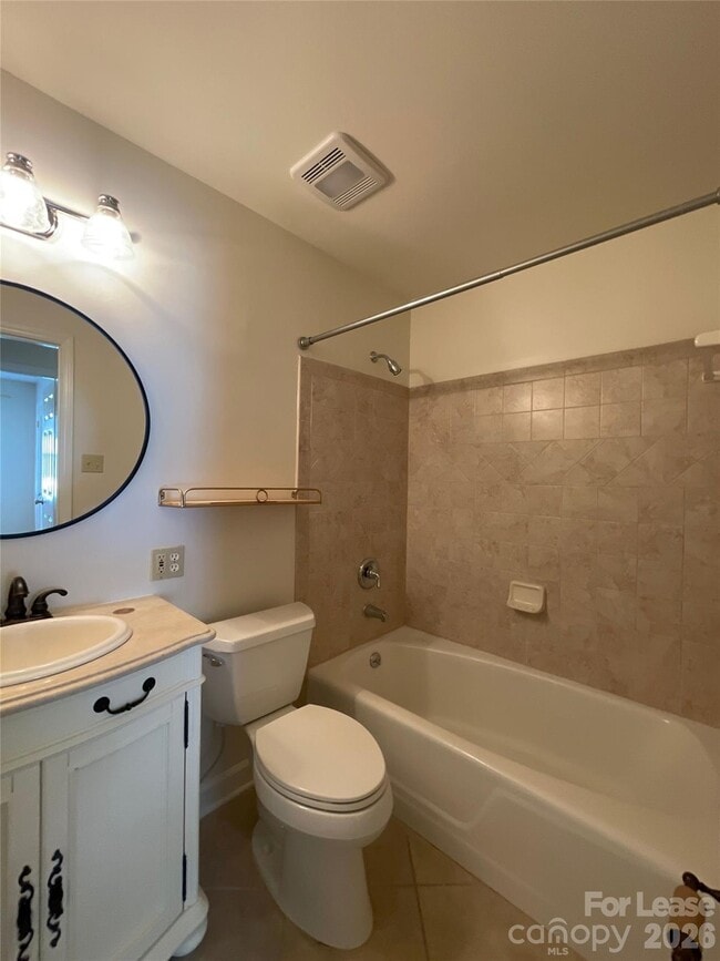 Building Photo - 3917 Kitley Pl
