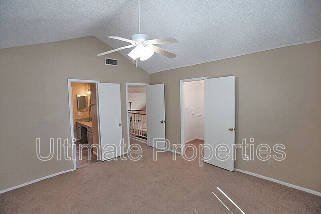 Building Photo - 6718 W Kings Ave