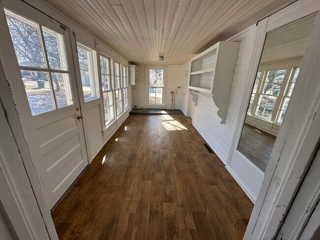 Building Photo - 229 Wagner St