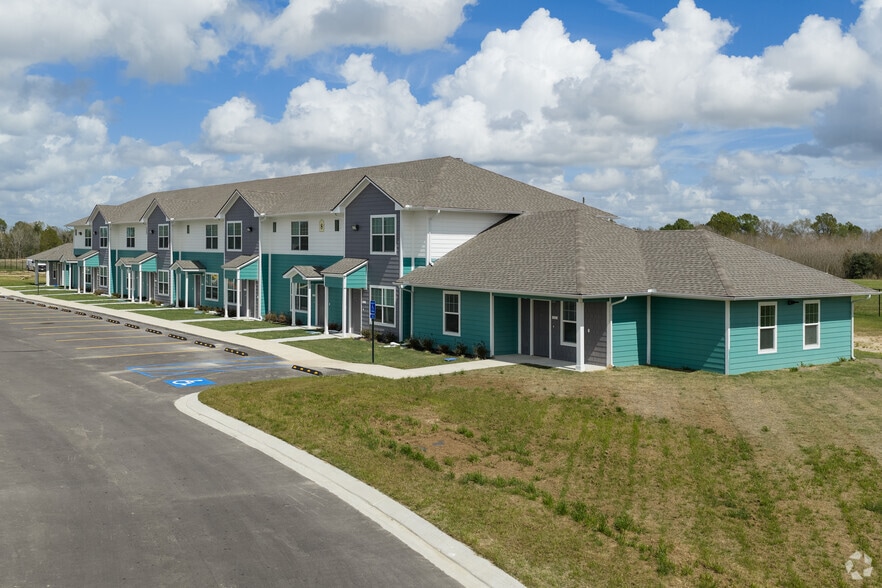 Building Photo - Vineyards at Iowa