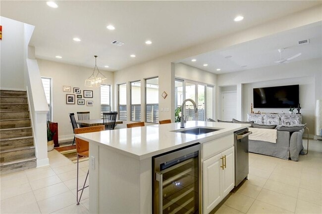 Building Photo - 1508 Arcilla St