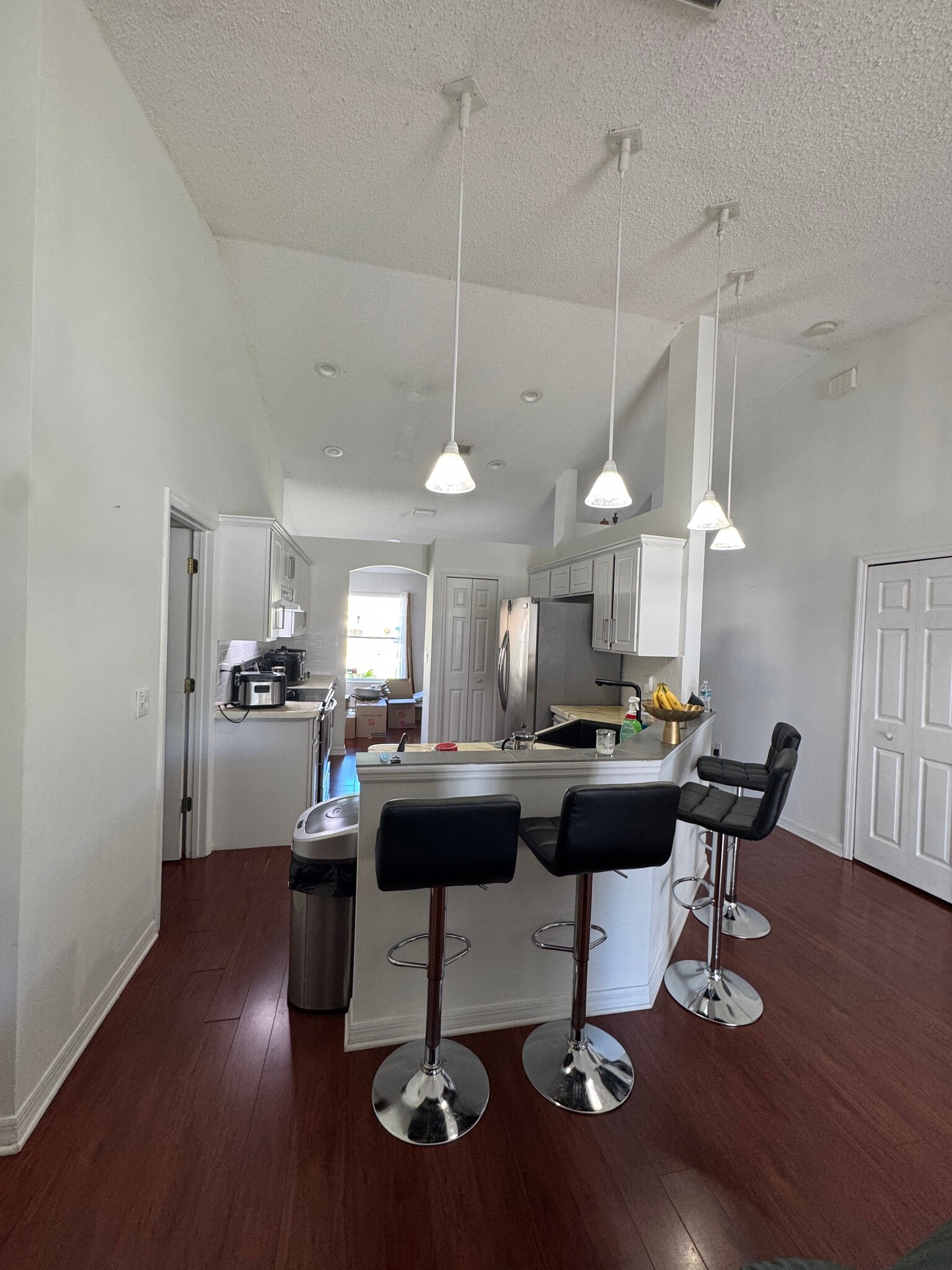 Building Photo - 10 Lloret Pl
