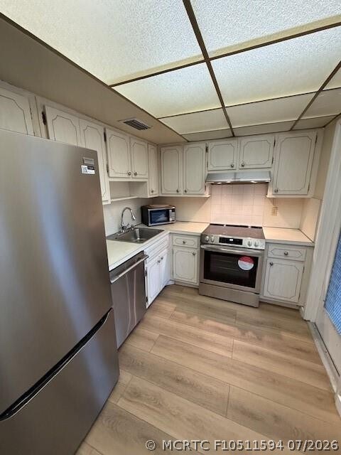 Building Photo - 2800 N Palm Aire Dr