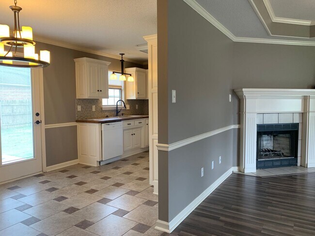 Building Photo - 11 Newcastle Dr