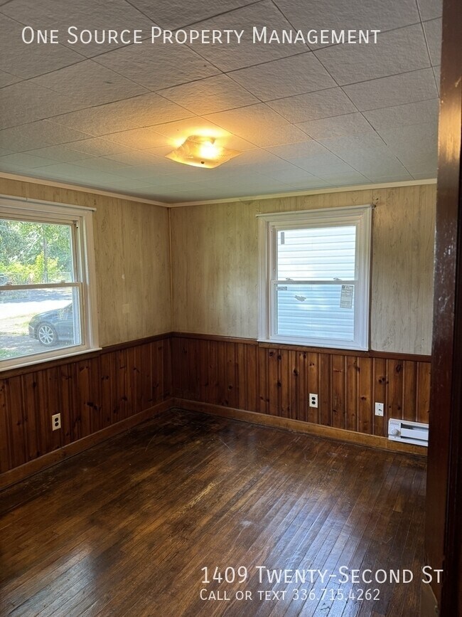 Building Photo - 1409 NE 22nd St