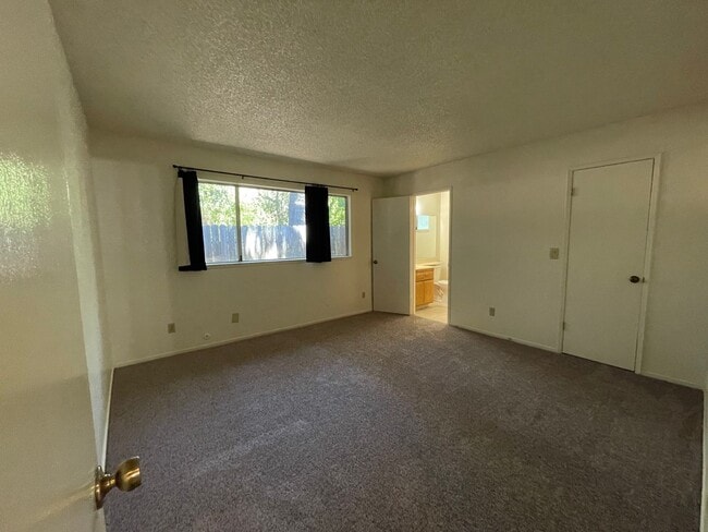 Building Photo - 4830 Suncrest Way