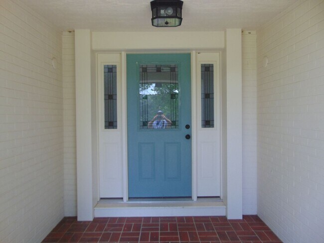 Building Photo - Amazing 3 Bed 2 Bath Country Home With Fabulous Views!