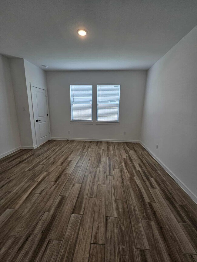Building Photo - 8411 Bay Rdg Cir
