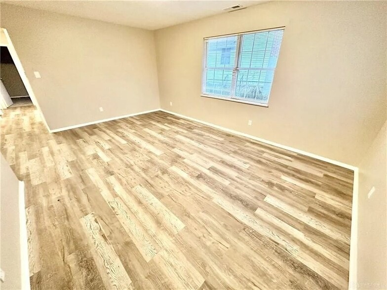 Building Photo - 309 Bridge St