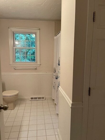 Building Photo - 24 Camelot Ct