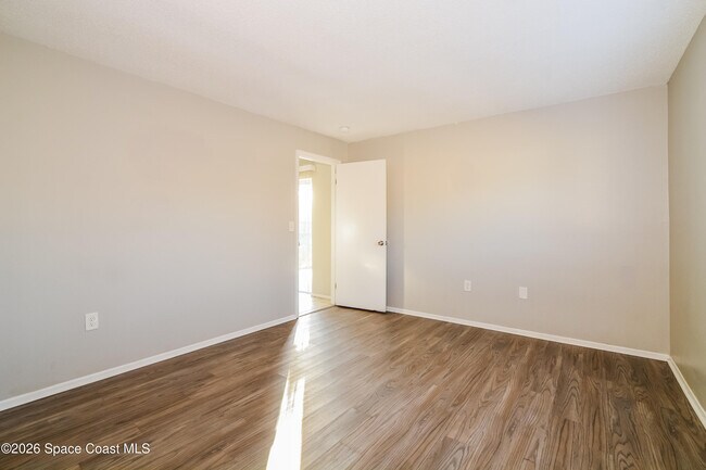 Building Photo - 2000 Burning Tree Dr