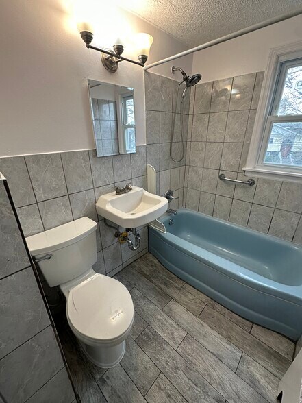 Building Photo - 40 Carnegie Ave