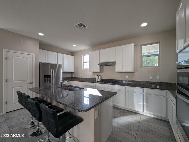 Building Photo - 1253 N 166th Ave