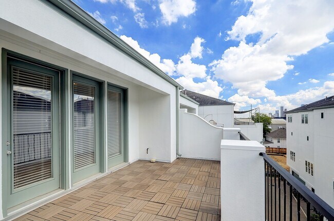 Building Photo - 1110 Thompson St