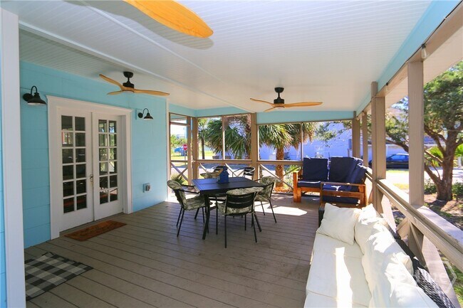 Building Photo - 201 Lovell Ave