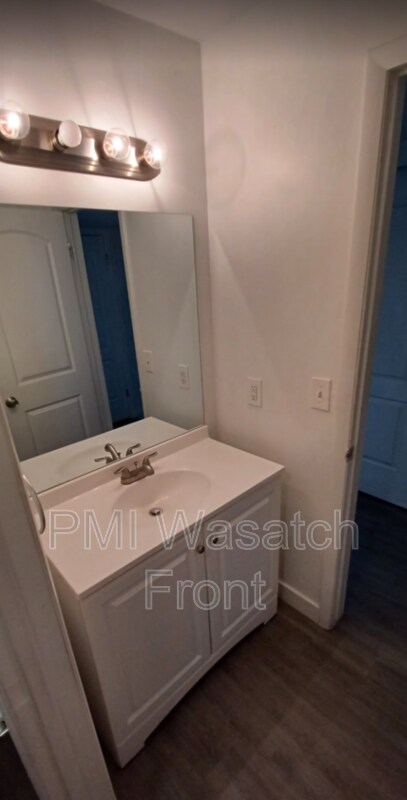 Building Photo - 209 W 4850 S