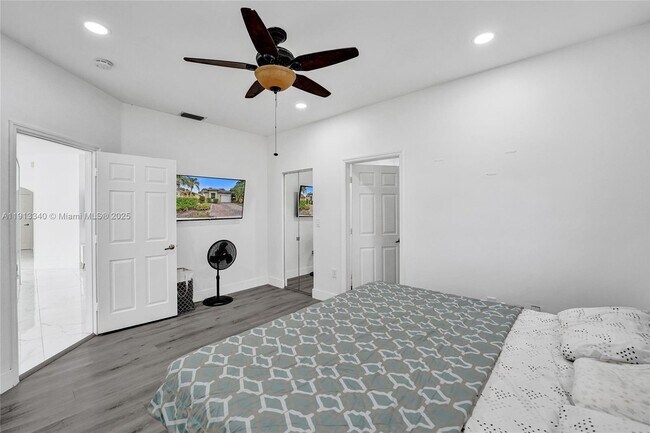 Building Photo - 4118 Sapphire Terrace