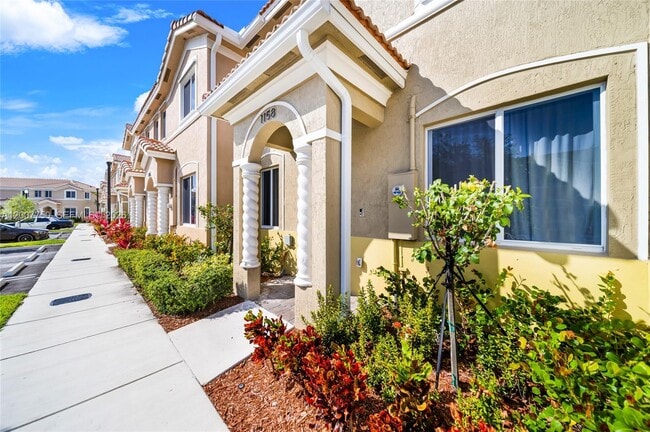 Building Photo - 1158 SE 23rd Ave