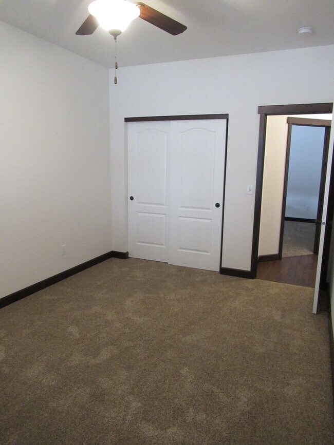 Building Photo - Beautiful home in CDA