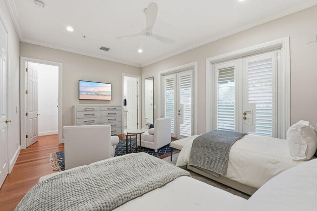 Building Photo - 921 Osceola Dr