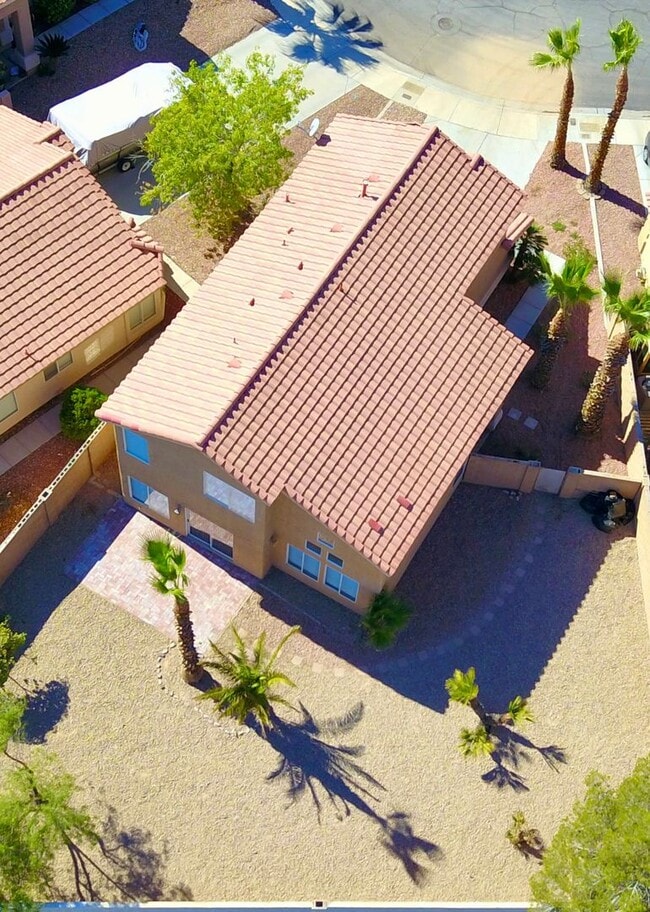 Building Photo - Fantastic 3 bed/2.5 bath in the Northwest ready for you!