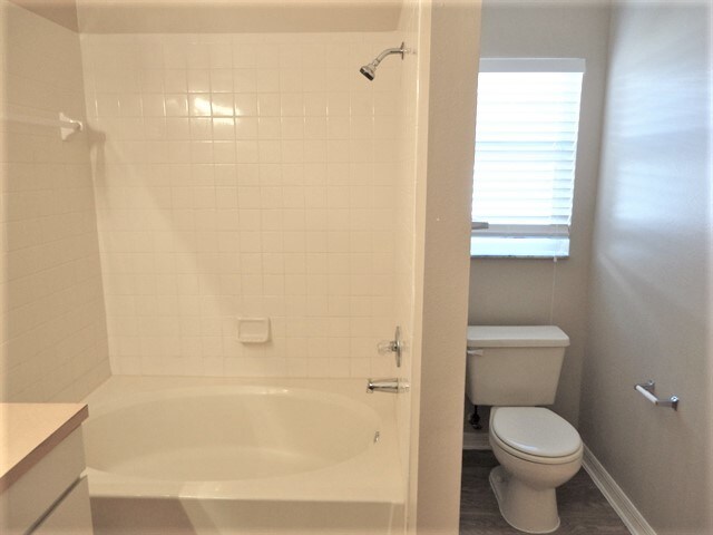 Building Photo - 522 Beth Ann St