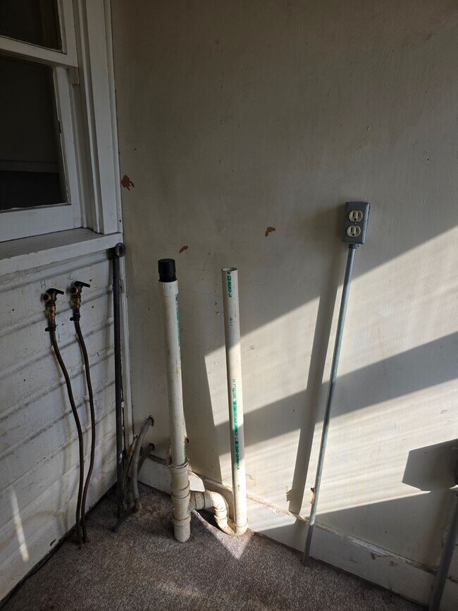 Building Photo - 204 N Fort Wayne Ave