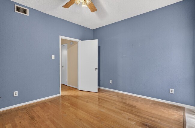 Building Photo - 8241 Sands Point Dr