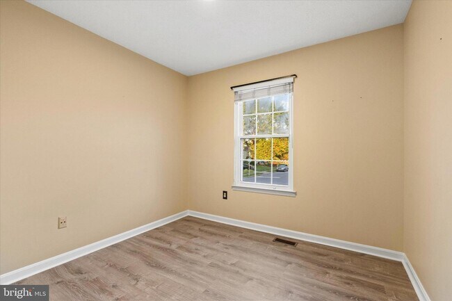 Building Photo - 841 Briar Ct