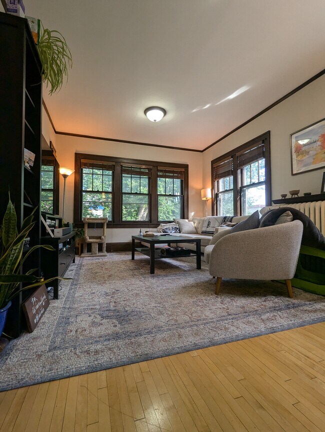 Building Photo - 3332 Colfax Ave S