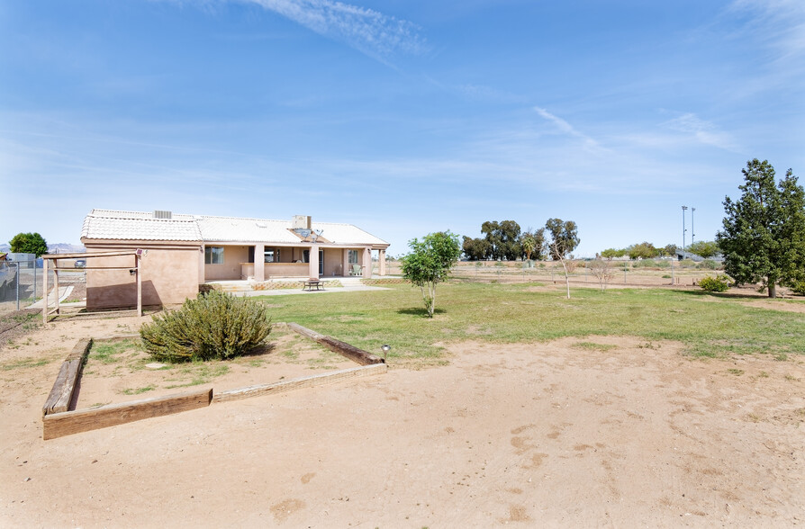 Backyard on 1 acre - 11333 Desert Trailways Ln