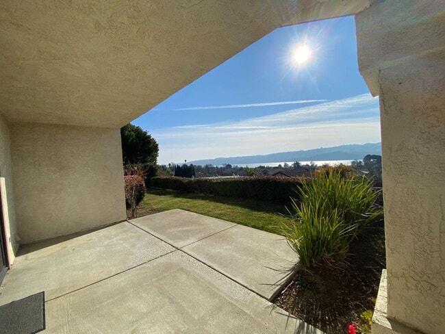 Building Photo - Single Story Beautiful Bay View Home