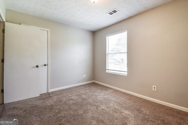 Building Photo - 5620 Regency Forest Ct