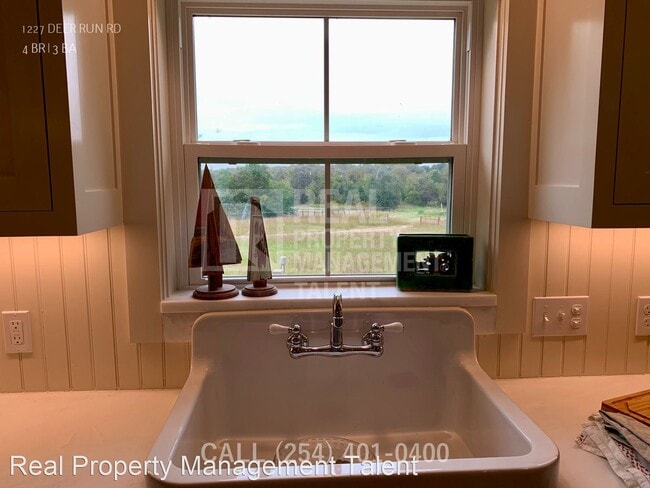Building Photo - 4 br, 3 bath House - 1227 Deer Run Rd